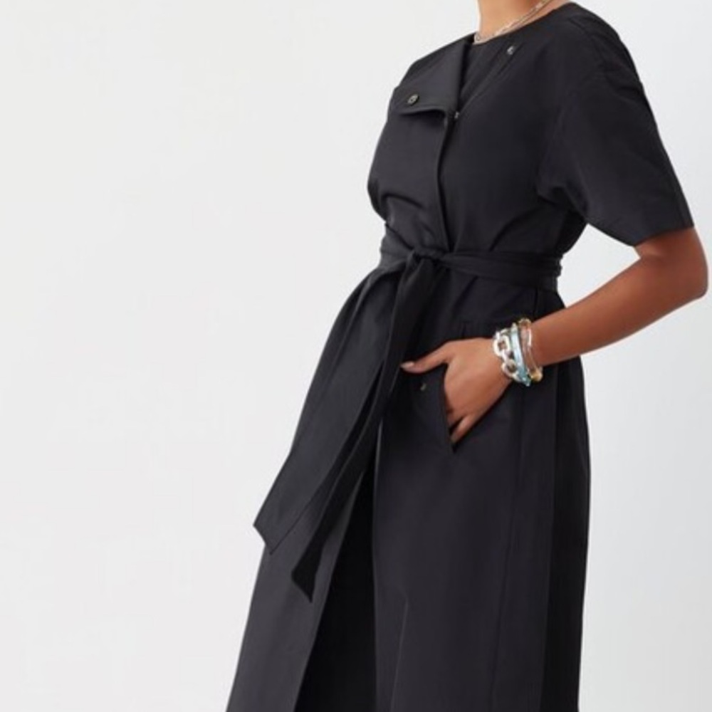 NEW, GSTQ LADIES convertible BLACK TRENCH COAT! SZ L! Sold out everywhere!